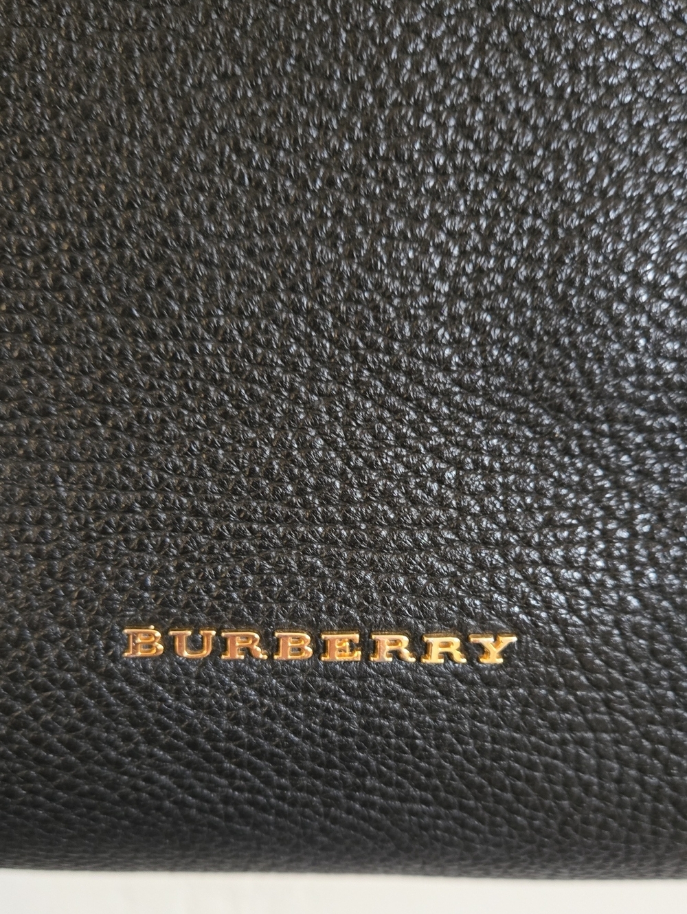 Burberry Medium Baynard Tote in Black Pebbled Grained Leather - Picture 3 of 16